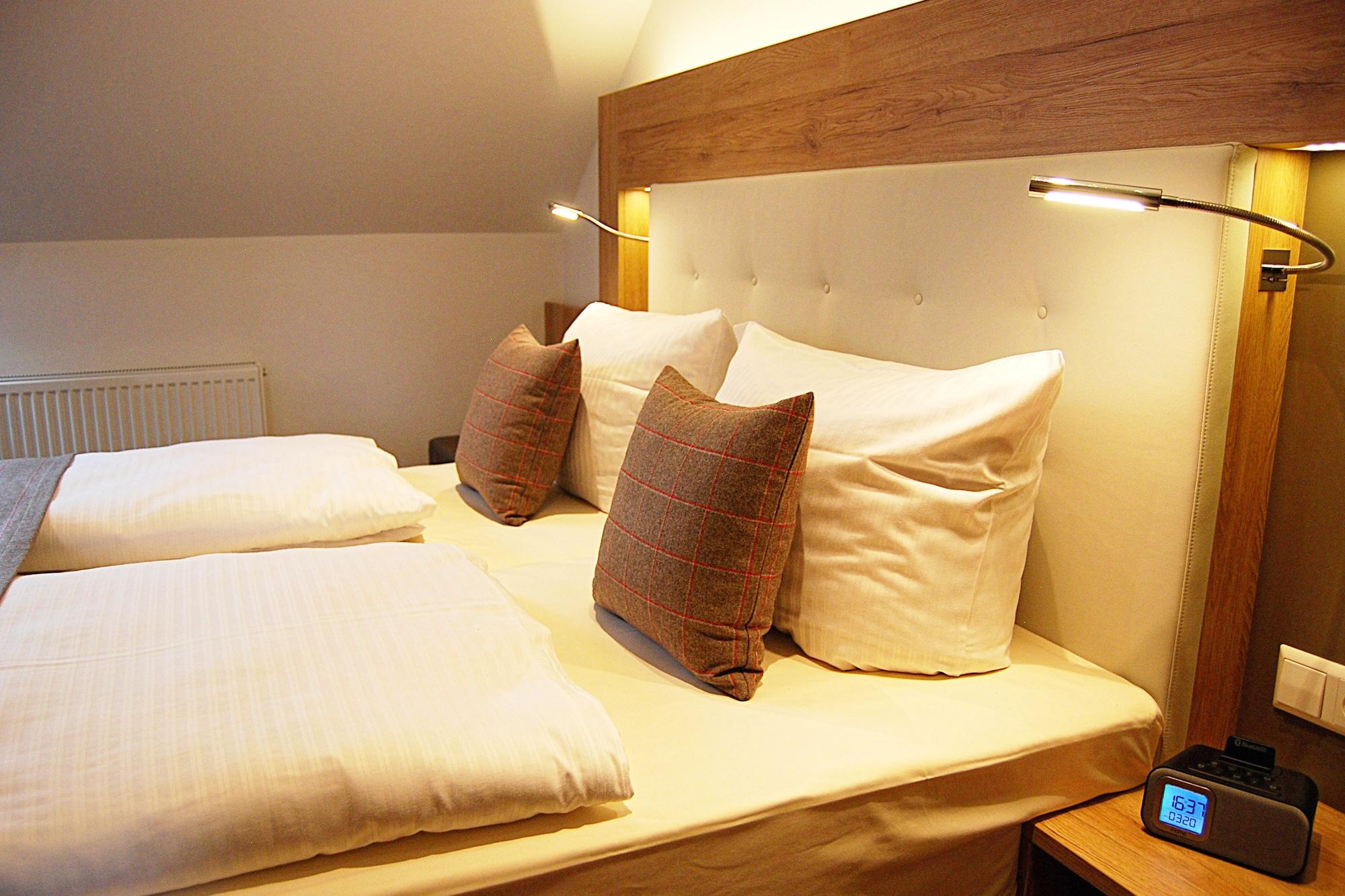 Hotel Am Martinsberg Andernach Buitenkant foto