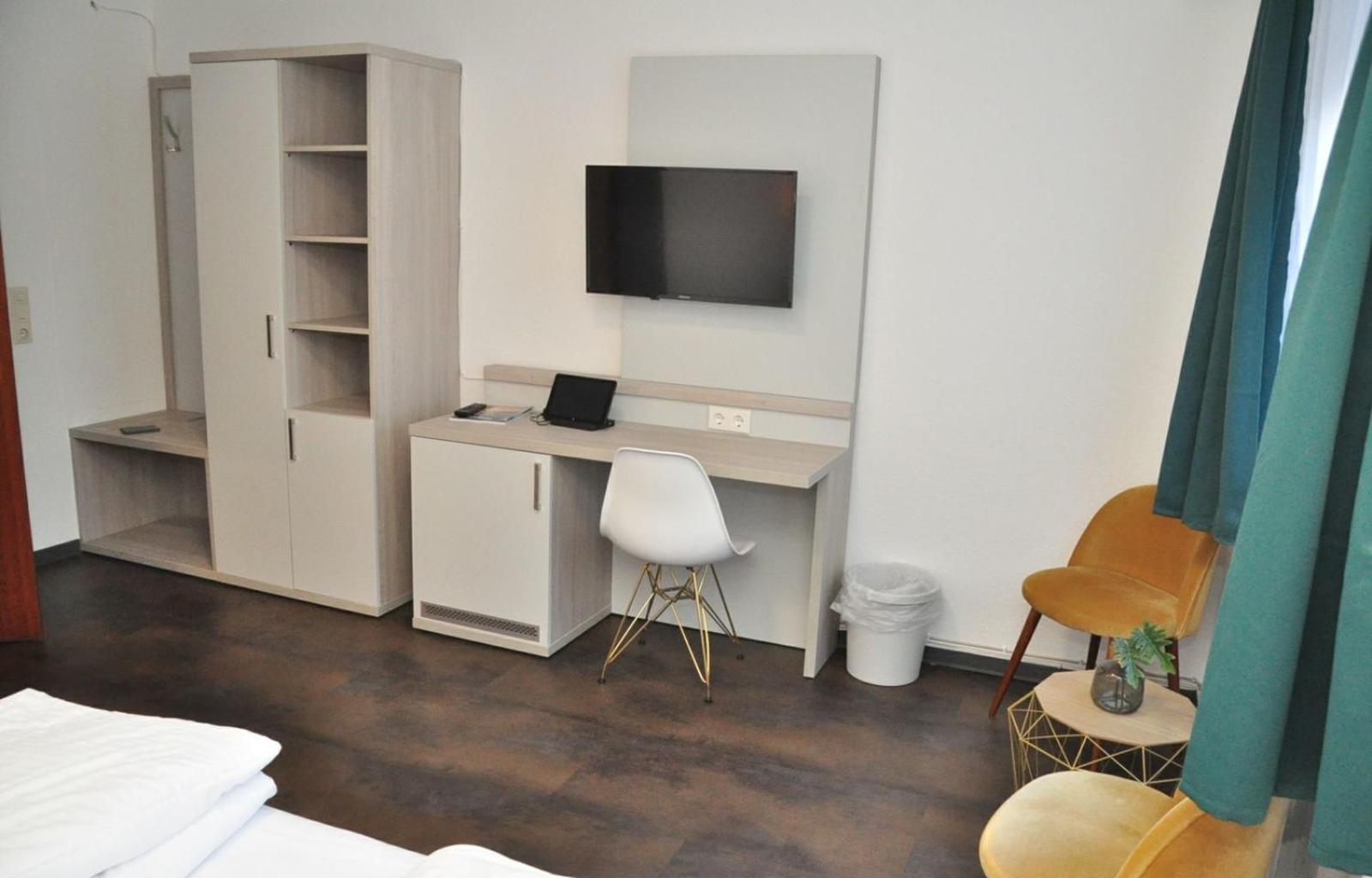 Hotel Am Martinsberg Andernach Buitenkant foto